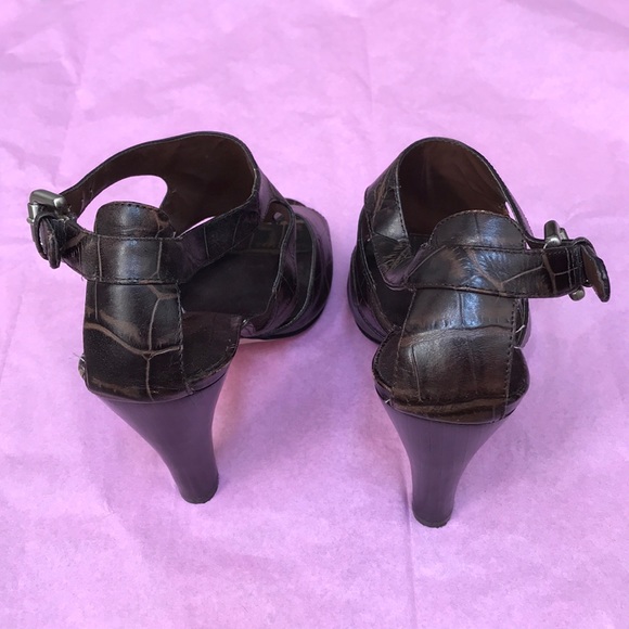 High Heels - Picture 5 of 8